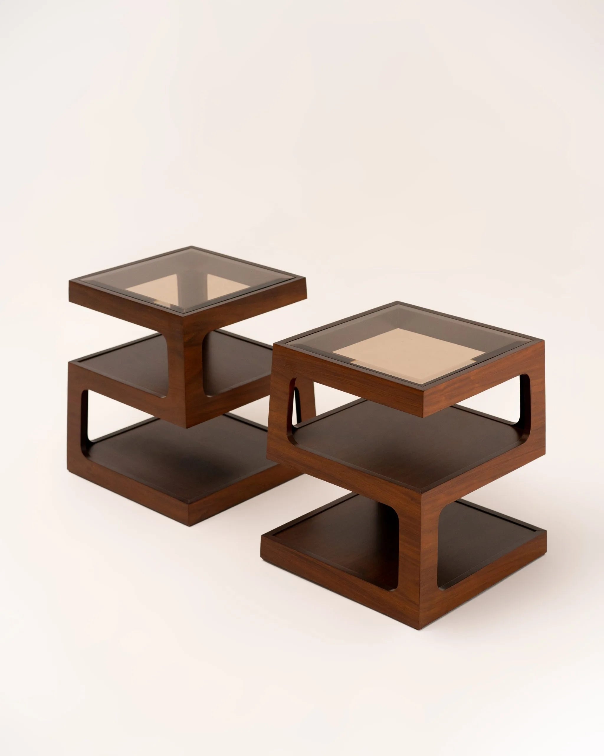 Paar Table